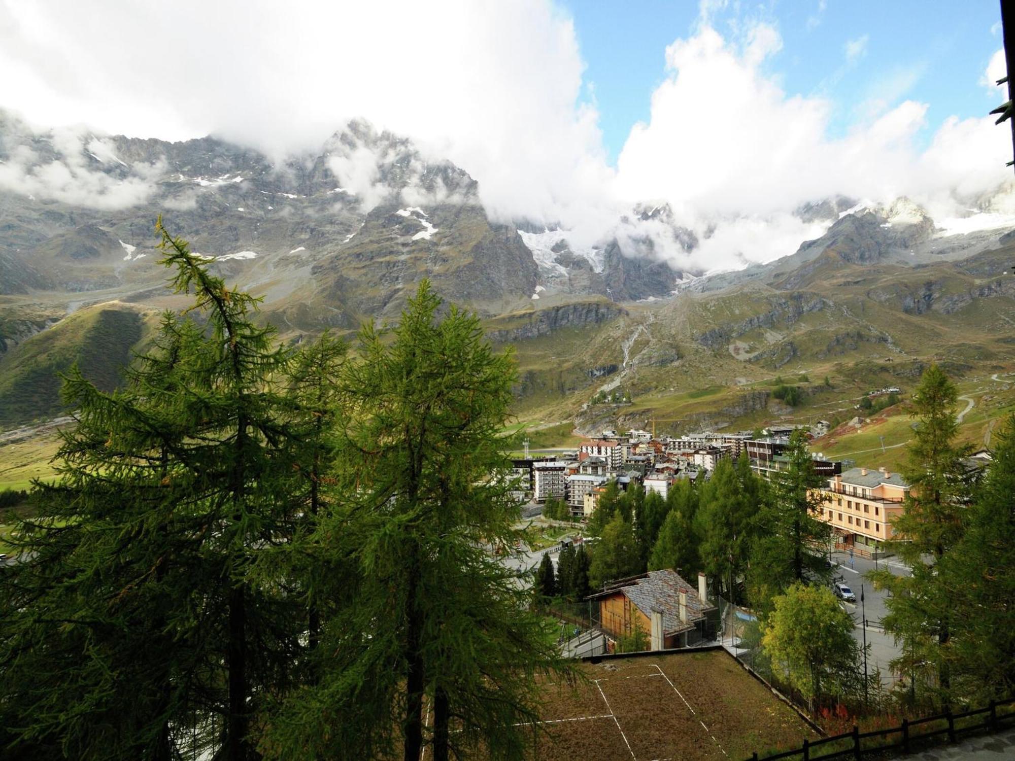Contemporary Apartment In Breuil Cervinia Near Ski Area Esterno foto